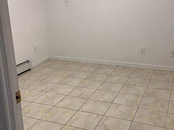 5th image of 2101 E 24th St Floor 1
