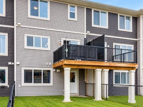 497 W Hillcrest Rd SW, Airdrie, AB T4B 4T8