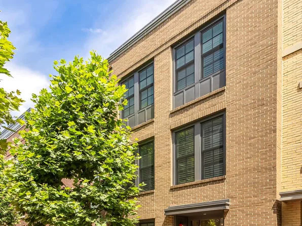 17 Bakers Walk, Alexandria, VA 22314