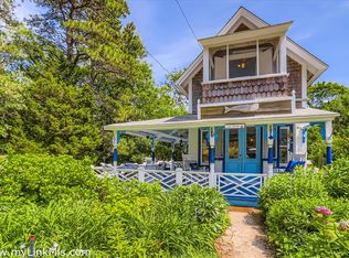 17 John Wesley Ave, Oak Bluffs, MA 02557