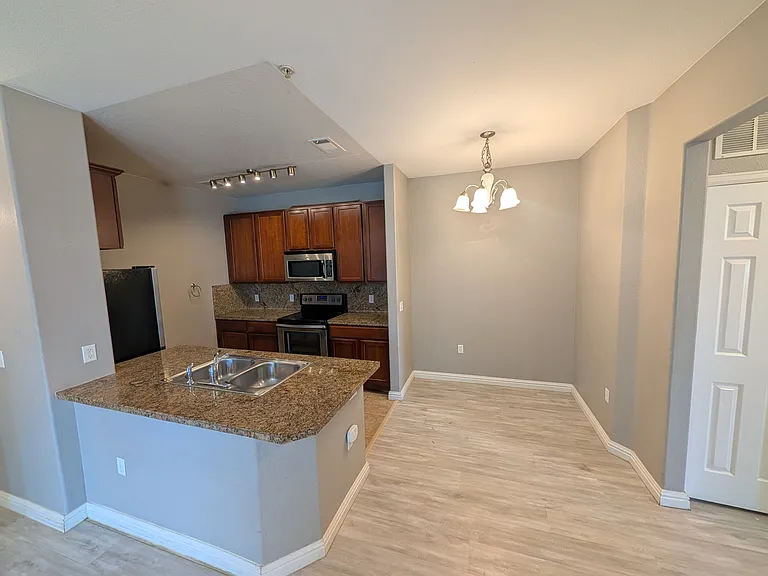 2682 S Cathay Way #109 — Photo 6