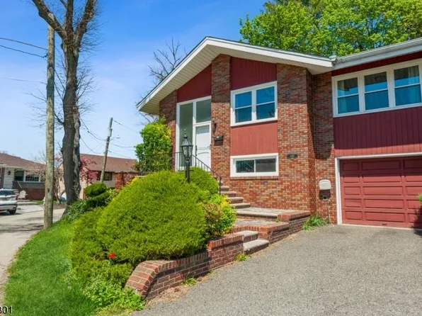 480 Linden Ct, Ridgefield Boro, NJ 07657