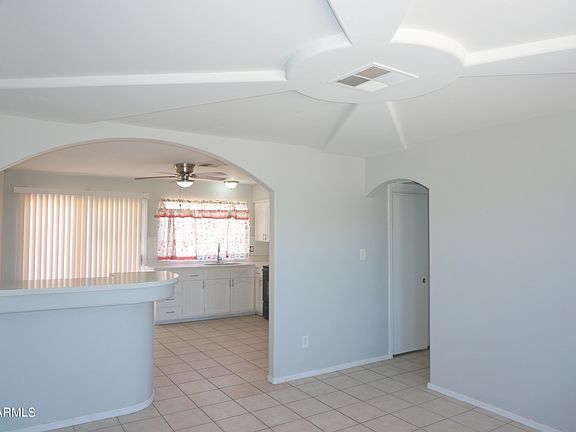 3rd image of 4412 W CLARENDON Avenue