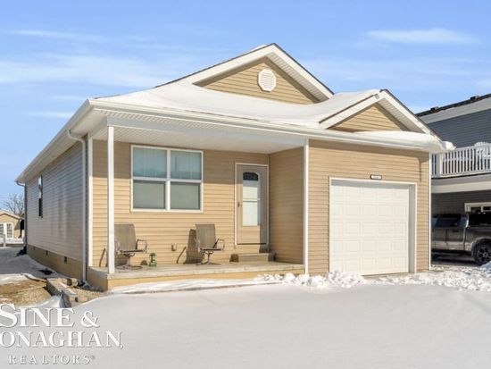7842 Stark Dr, Clay, MI 48001