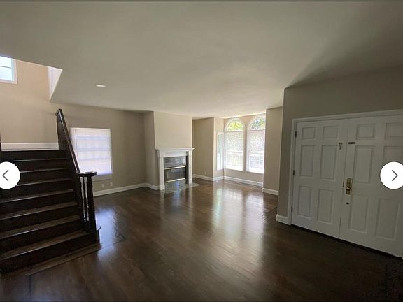 2nd image of 1120 Drake Ave