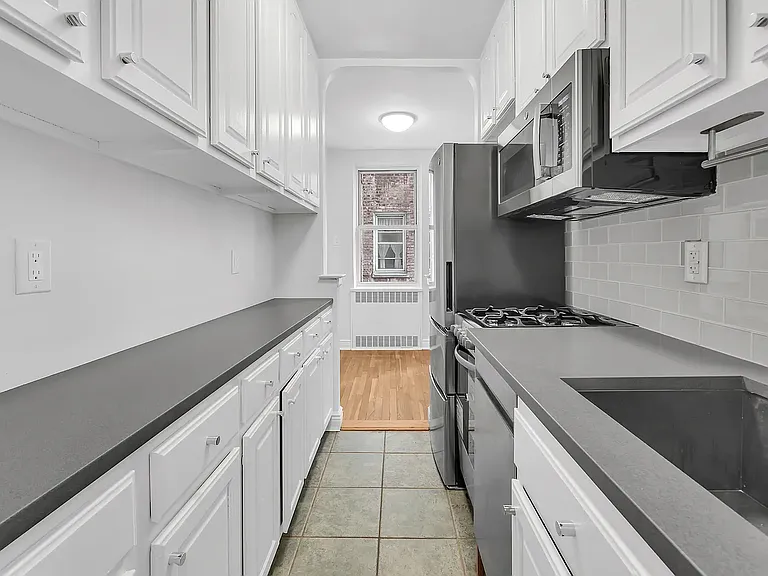 780 Greenwich St #1K — Photo 5
