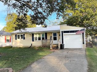 806 Park Pl, Slater, MO 65349