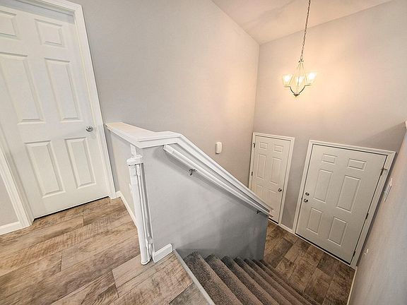 4th image of 141 Saint Clair Cir