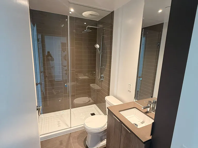 448 Burnhamthorpe Rd W #Townhouse 2 — Photo 12
