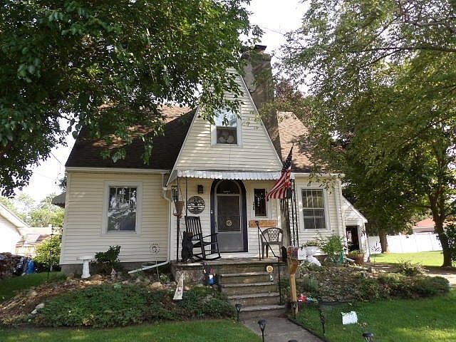 1st image of 228 Franklin St