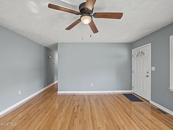 3rd image of 237 Lakeview Trail