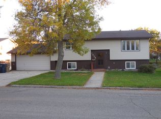 1026 1st Ave SE, Watertown, SD 57201