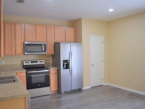 5th image of 6865 Misty View Dr #1