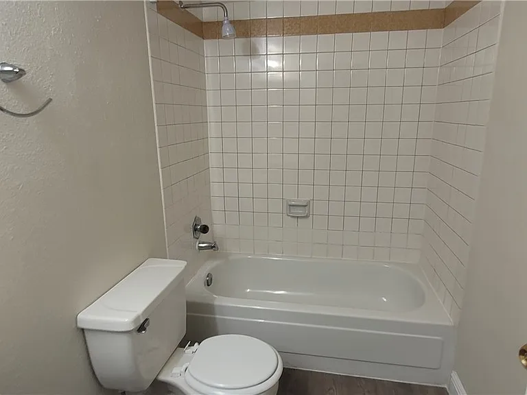 4941 Newport Cove Dr #B — Photo 14