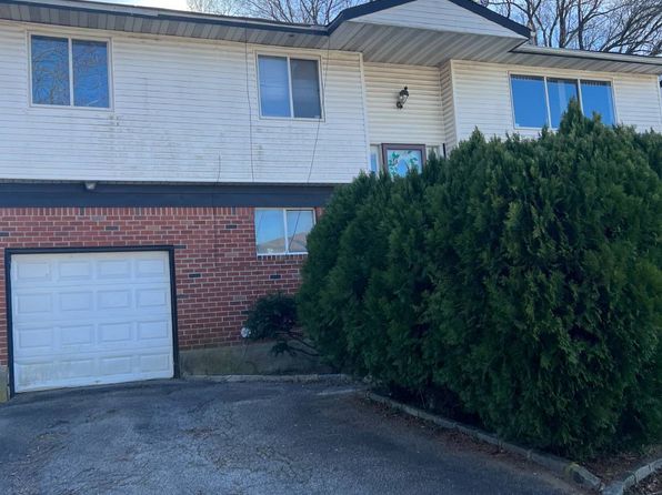 841 Woodfield Rd, West Hempstead, NY 11552