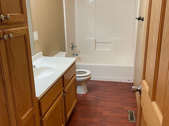 3rd image of 20 Roberts Ln #3