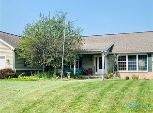 1454 Circle Dr, Millbury, OH 43447
