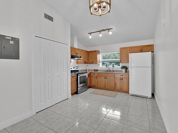 5th image of 1434 Ravida Cir