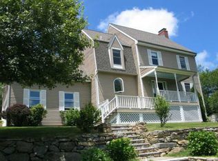 17 Cranberry Dr, Scituate, RI 02831