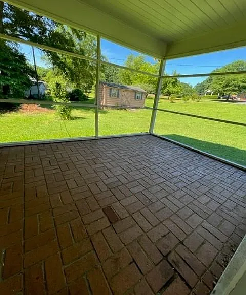 167 Brookview Dr — Photo 3