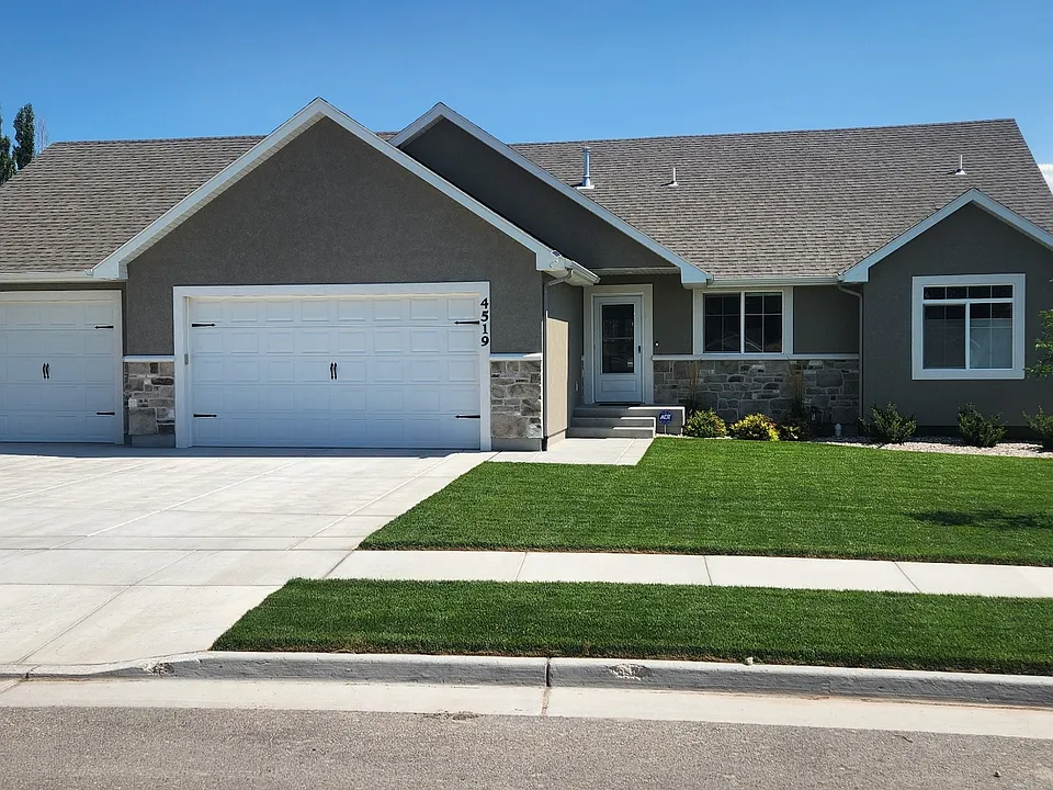 4519 Blackstone Dr