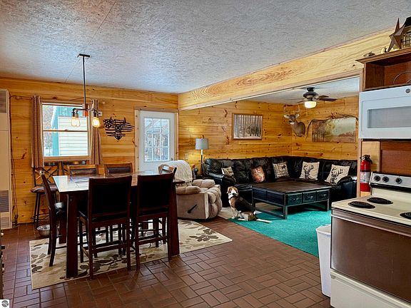 5th image of 11164 N Merrillville Rd