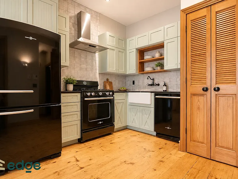 252 Grand St #2B — Photo 2