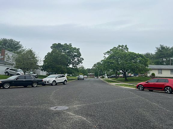 5th image of 42 Fleetwood Pl