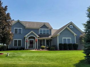517 Bluffs Edge Dr, McHenry, IL 60051