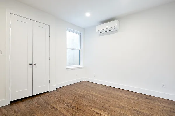 Rented by Compass | media 12