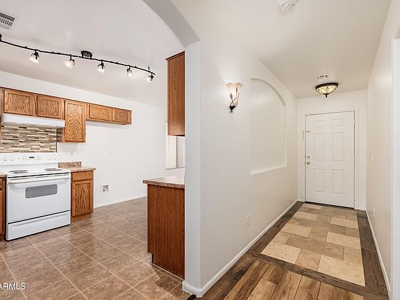 3rd image of 10614 W EDGEMONT Drive