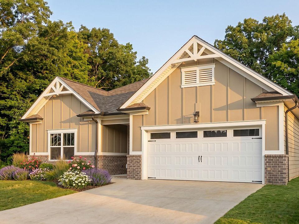 1st image of 2880 Discovery Dr NW #105