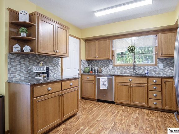 4th image of 3911 Paxton Dr