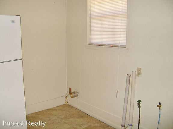 3rd image of 1342 Sycamore St