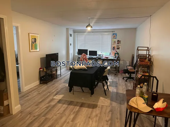 1933 Commonwealth Ave APT 505, Brighton, MA 02135