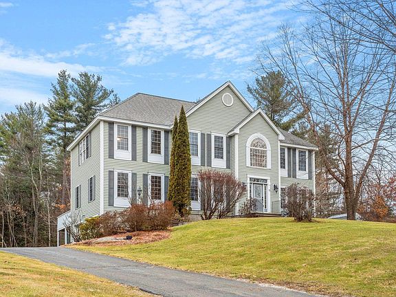 2nd image of 13 Bunker Hill Dr