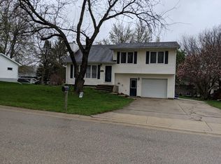 112 Carmela Dr, Hudson, IA