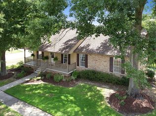 3823 Country View Dr, Baton Rouge, LA 70816
