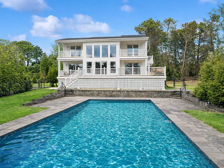 3 Upland Dr — Photo 3