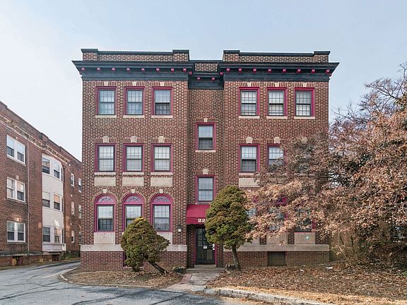 5th image of 2254 Bryn Mawr Ave APT 2D
