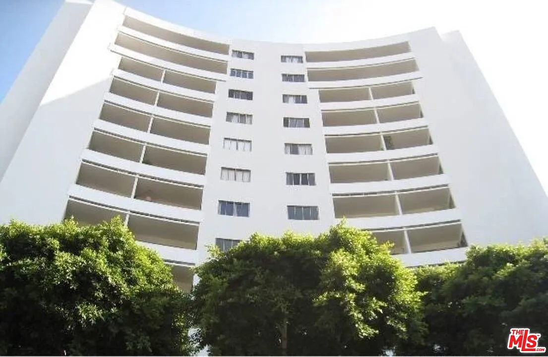 1 bed, 2.0 bath, 966 sqft, $6,000 — Photo 1
