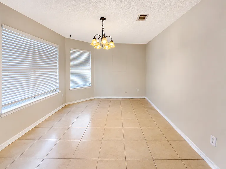 2722 Shalimar Dr — Photo 22