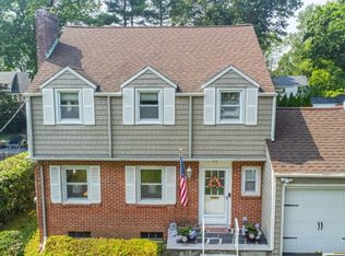 19 Essex Rd, Essex Fells, NJ 07021
