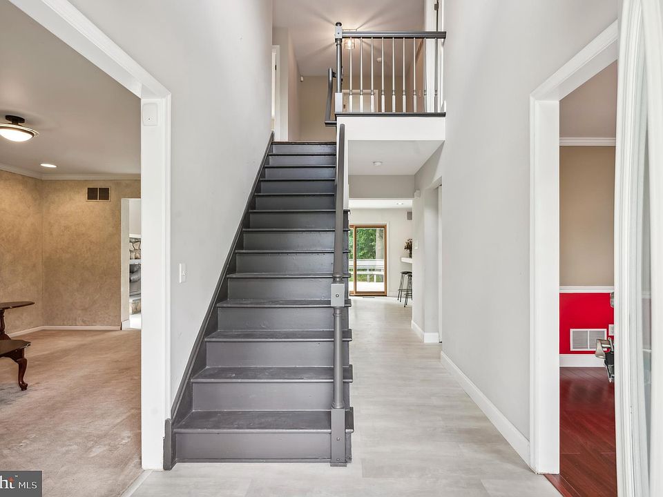 m*様 最終値下げ 新品 House on the hill parent pa Just Listed - 8408 Hillside Ave. - $39,975,000 5 Beds / 9