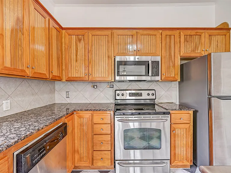 1615 Winnie St #2 — Photo 12