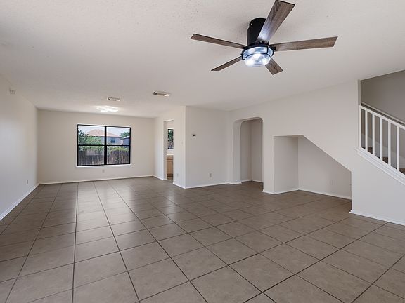 3rd image of 6647 Beech Trail Dr