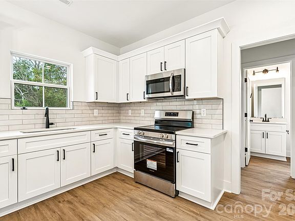 5th image of 1508 Crawford Rd