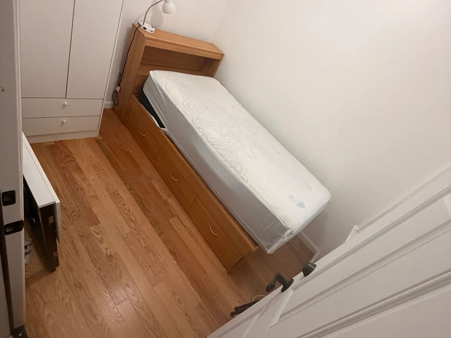 3 bed, 1200 sqft, $3,500 — Photo 4