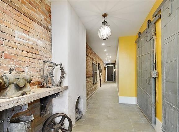 4th image of 207 N Peters St #1