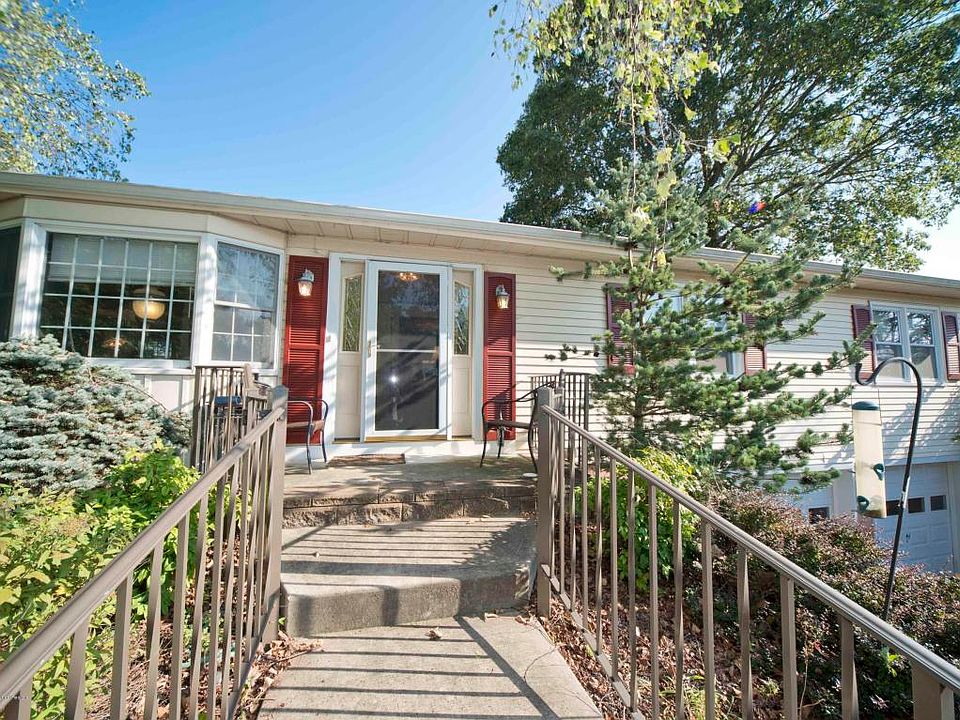1st image of 825 Regency Ct